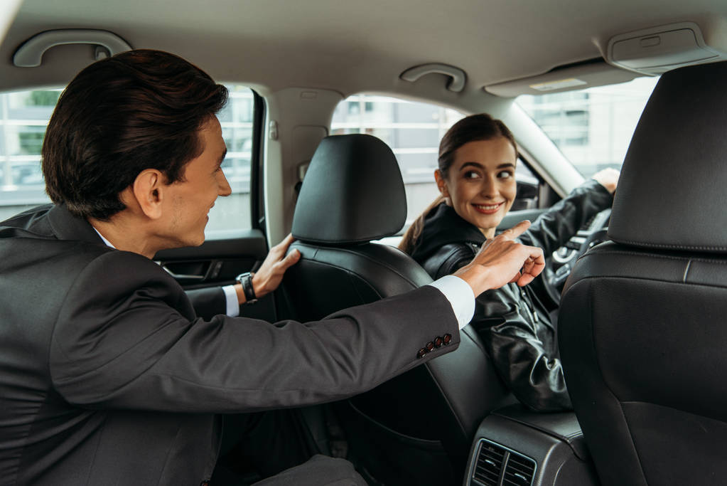 Top 7 Tips to Choose the Right London Airport Transfer Service