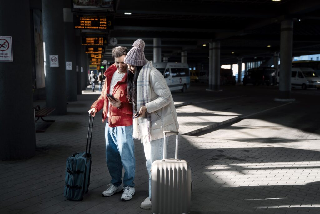 couple-traveling-with-vaccination-passports